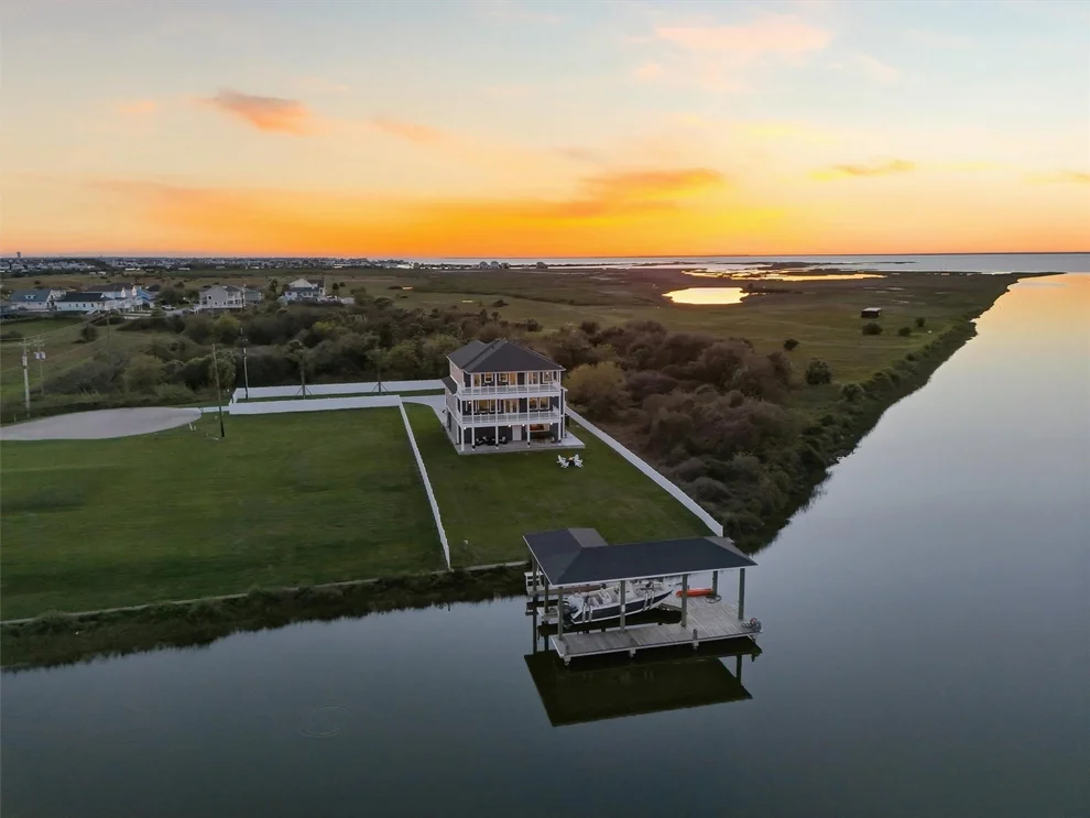 Unit for sale at 3900 Galleon, Galveston, TX 77554