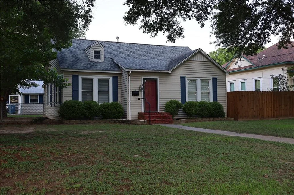 Unit for sale at 603 Leon Street, Navasota, TX 77868