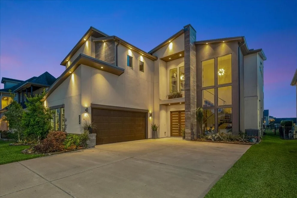 Unit for sale at 725 Pegasus Lane, League City, TX 77573