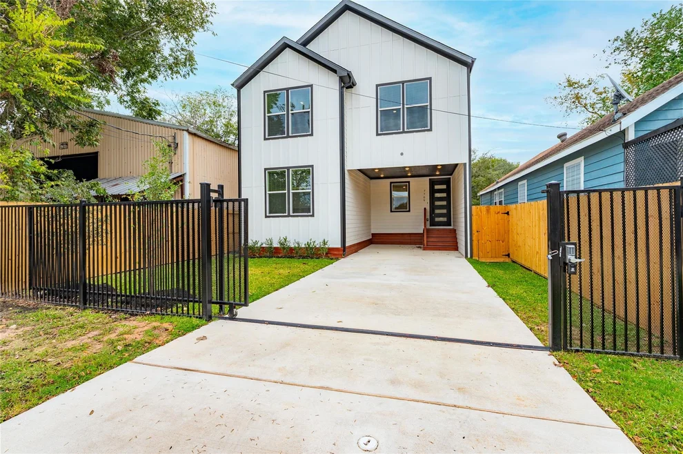 Unit for sale at 7709 Avenue L, Houston, TX 77012