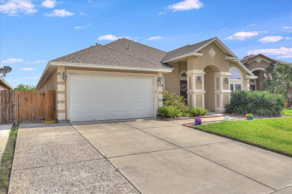 Unit for sale at 7522 S Lake Drive, Corpus Christi, TX 78414