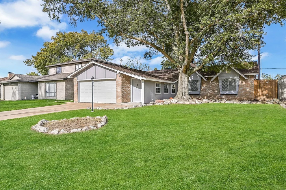 Unit for sale at 16823 Bougainvilla Lane, Friendswood, TX 77546