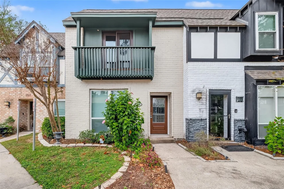Unit for sale at 811 Threadneedle Street, Houston, TX 77079