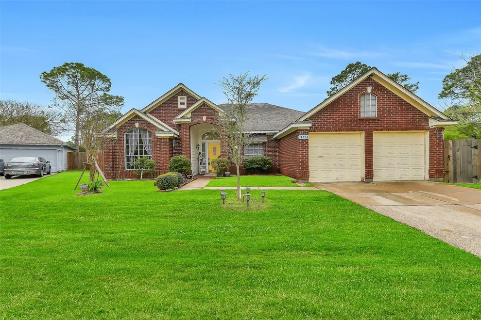 Unit for sale at 14554 Sycamore Lake Road, Houston, TX 77062