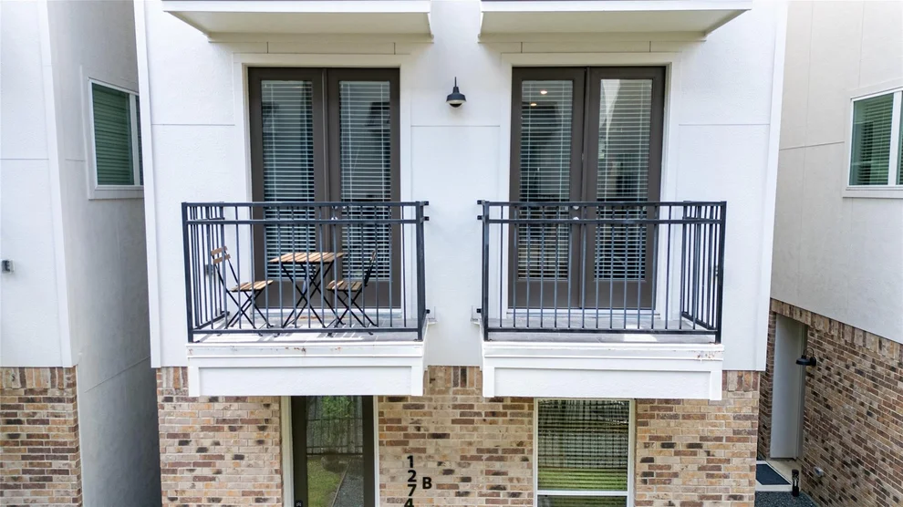 Unit for sale at 1274 N Post Oak Road, Houston, TX 77055