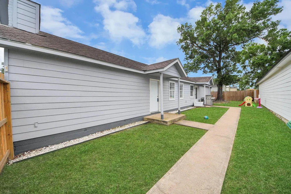Unit for sale at 13826 Northlake Drive, Houston, TX 77049