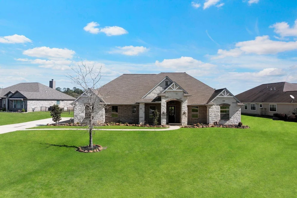 Unit for sale at 18819 Serene Water Drive, Montgomery, TX 77356