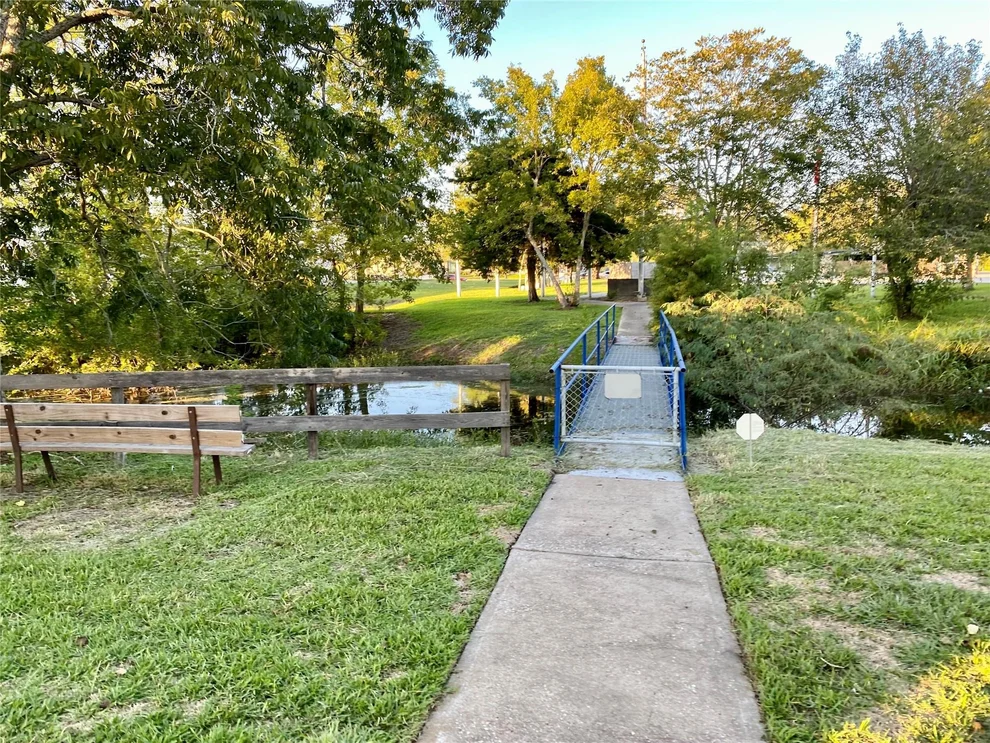 Unit for sale at 2609 Hughes Road, Dickinson, TX 77539