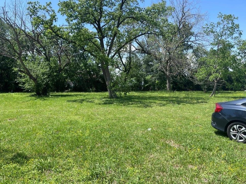 Unit for sale at 410 Johnson Street, Pasadena, TX 77506