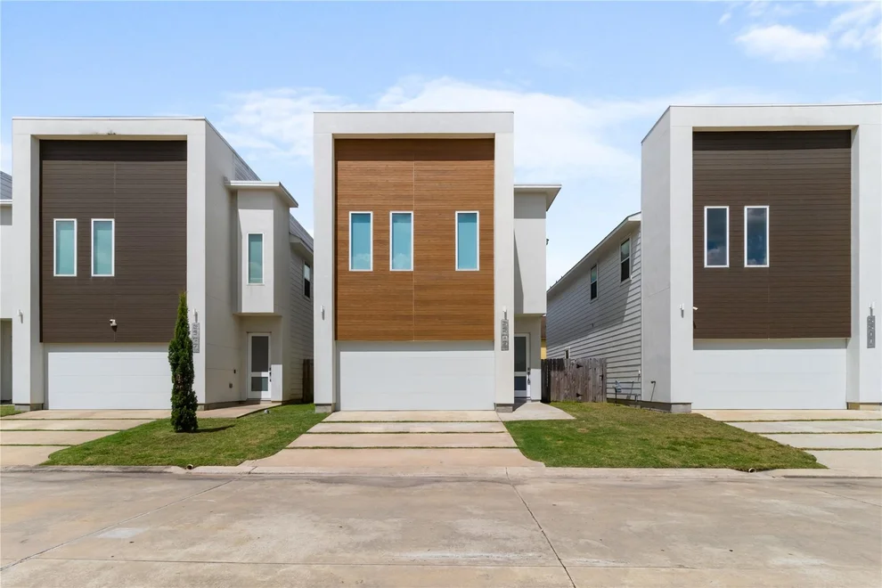 Unit for sale at 5509 Robusto Place, Houston, TX 77091