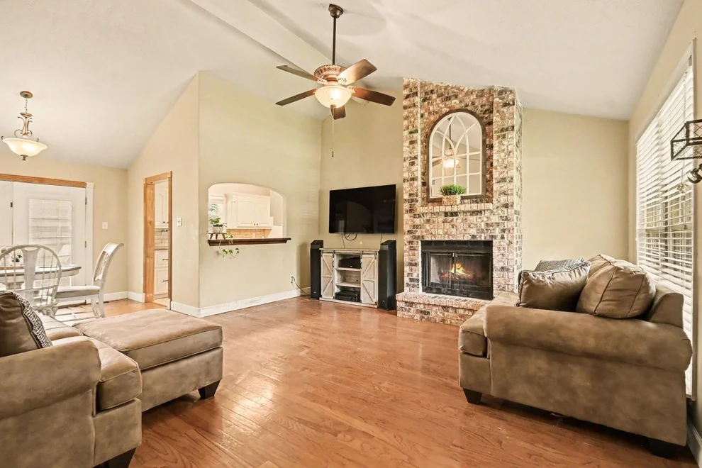 Unit for sale at 1010 E Belgravia Drive, Pearland, TX 77584