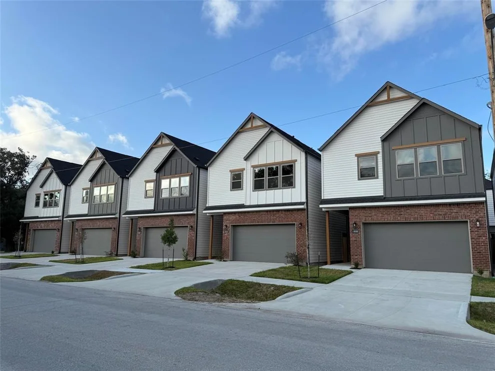 Unit for sale at 8436 Vogue Lane, Houston, TX 77055