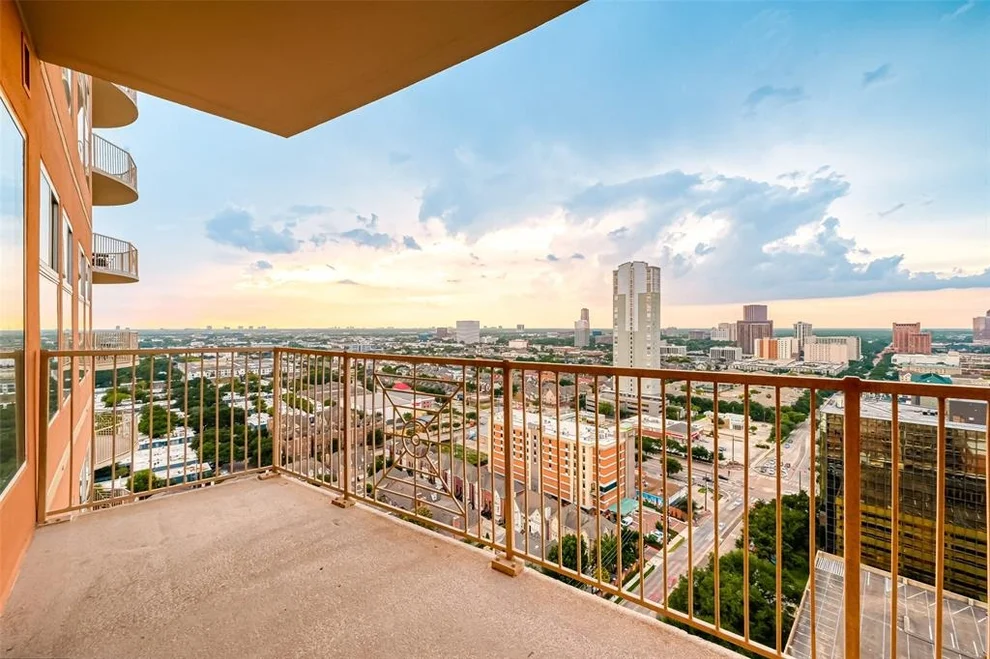 Unit for sale at 3505 Sage Road, Houston, TX 77056
