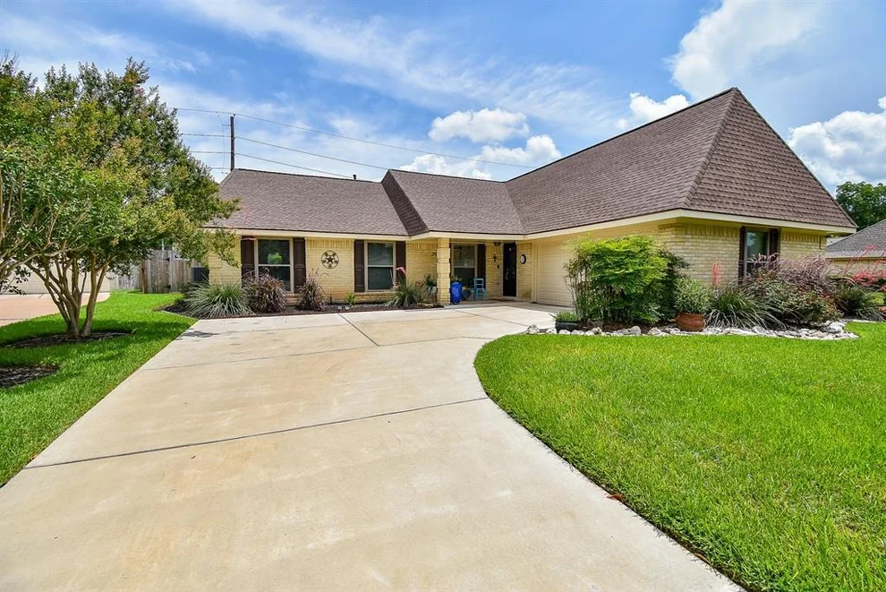 Unit for sale at 2931 Pasture Lane, Sugar Land, TX 77479