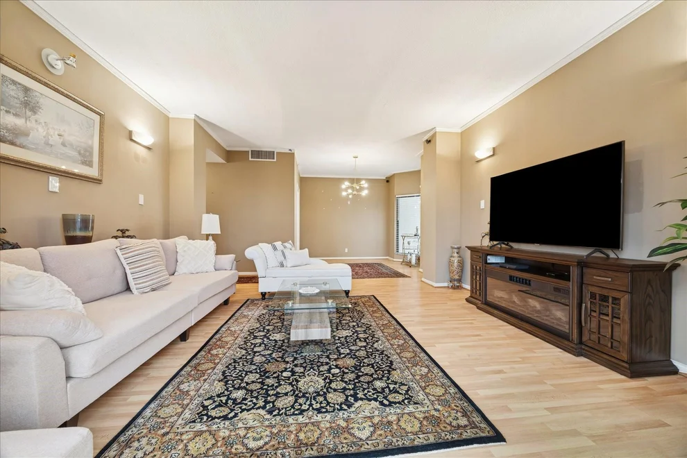 Unit for sale at 661 Bering Drive, Houston, TX 77057