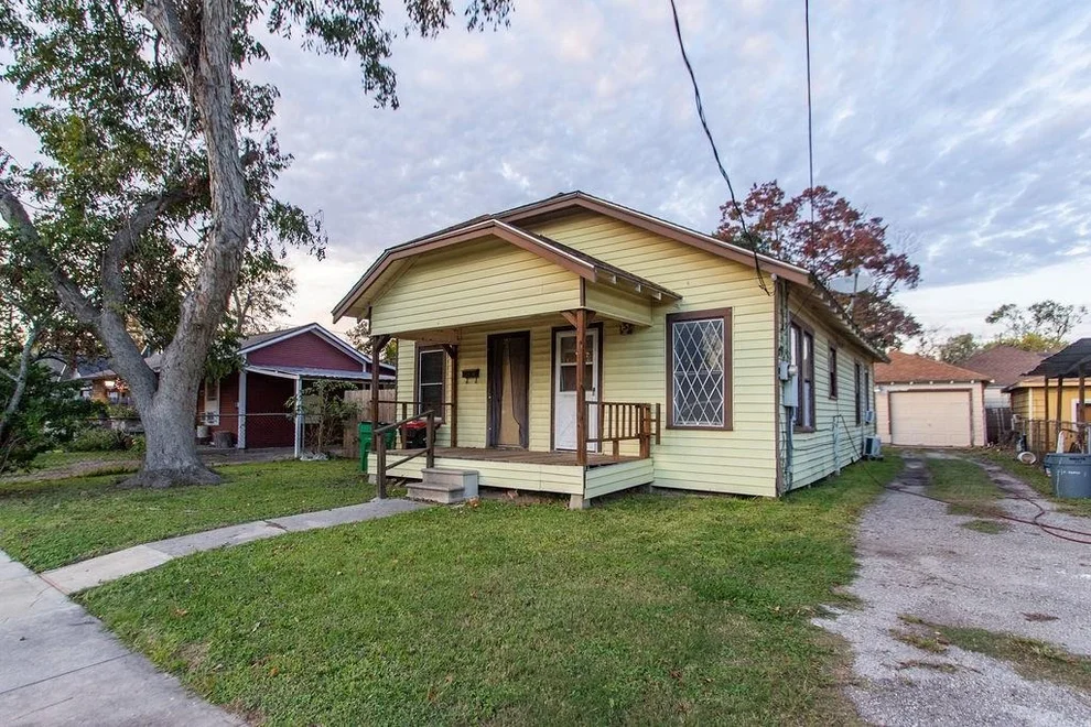Unit for sale at 316 E Hunnicutt Street, Baytown, TX 77520