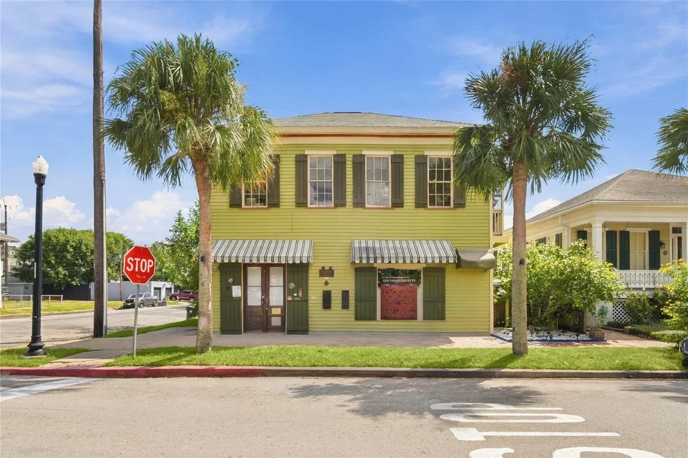 Unit for sale at 1201 Postoffice, Galveston, TX 77550