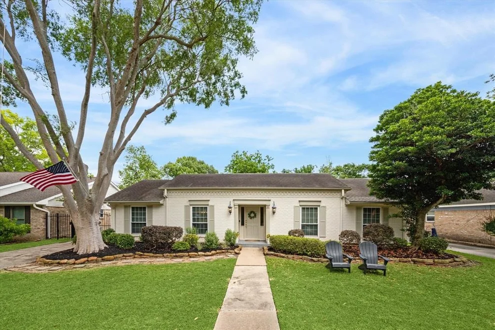 Unit for sale at 1539 Ashford Hollow Lane, Houston, TX 77077