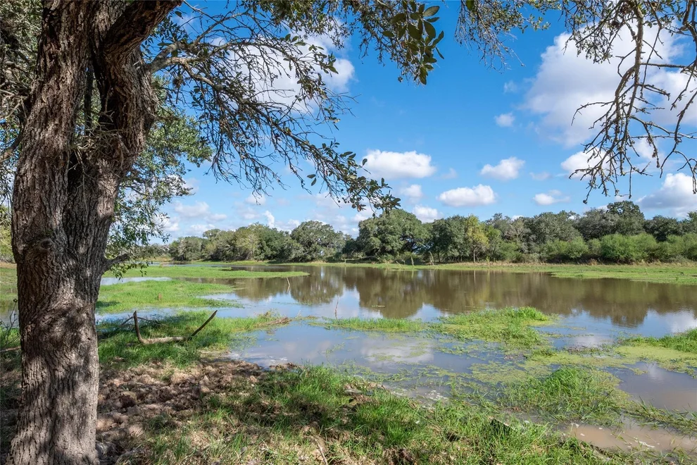 Unit for sale at 0 County Road 273, Edna, TX 77957