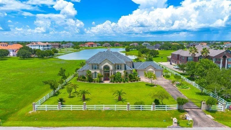 Unit for sale at 5803 Muskogee Lane, Richmond, TX 77469