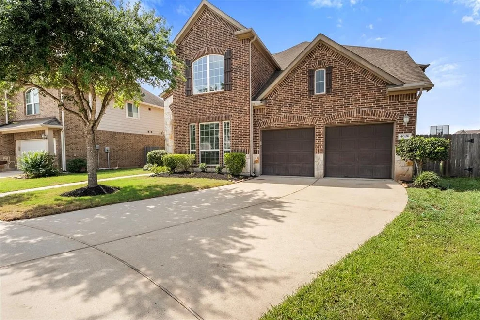 Unit for sale at 4006 Brookfield Run Lane, Sugar Land, TX 77479
