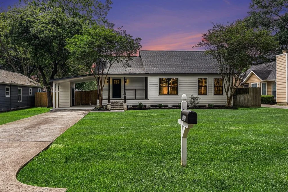 Unit for sale at 325 Foster Street, Tomball, TX 77375