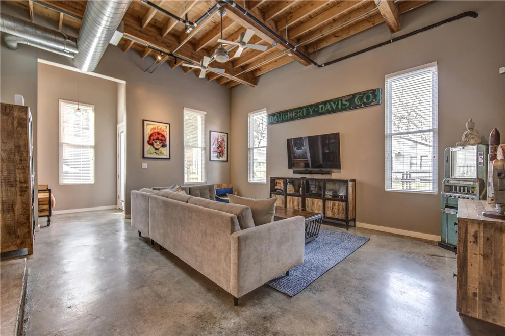 Unit for sale at 902 E 27th Street, Houston, TX 77009