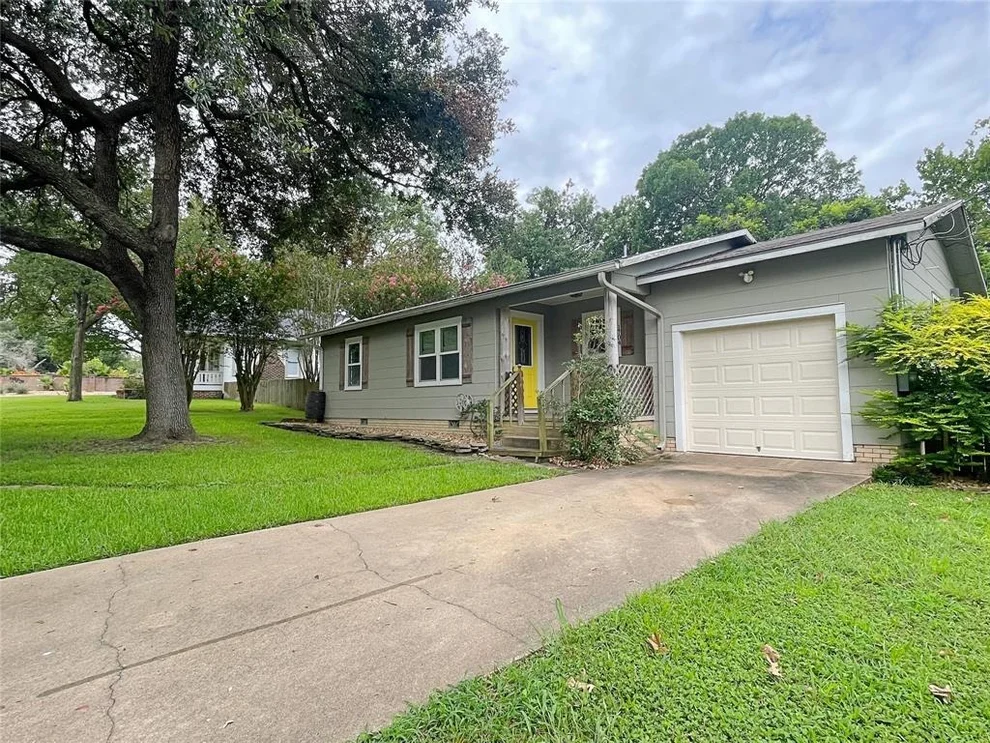 Unit for sale at 1704 S Park Street, Brenham, TX 77833