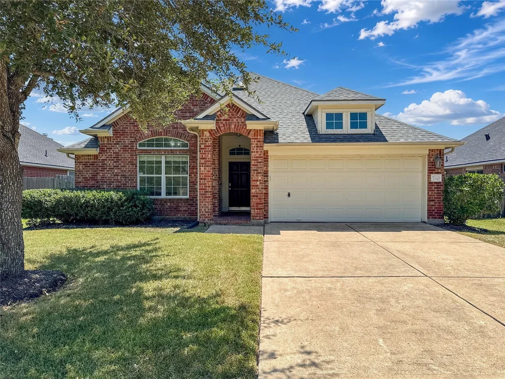 Unit for sale at 7510 Waterlilly Lane, Pearland, TX 77581