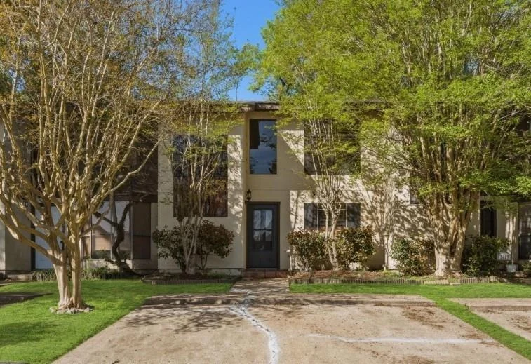 Unit for sale at 3823 Knollcrest Drive, Montgomery, TX 77356