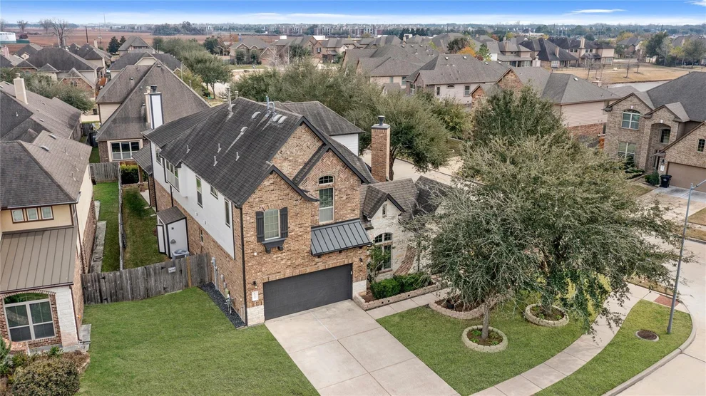 Unit for sale at 13735 Contour Ct, Richmond, TX 77407