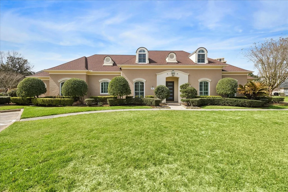 Unit for sale at 24 Villa Bend Drive, Houston, TX 77069