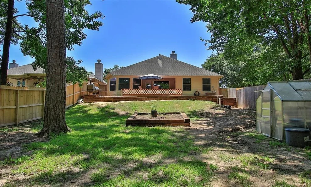 Unit for sale at 10554 Parkside Drive, Willis, TX 77318