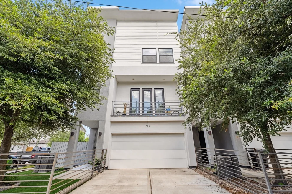 Unit for sale at 703 Bayou Street, Houston, TX 77020