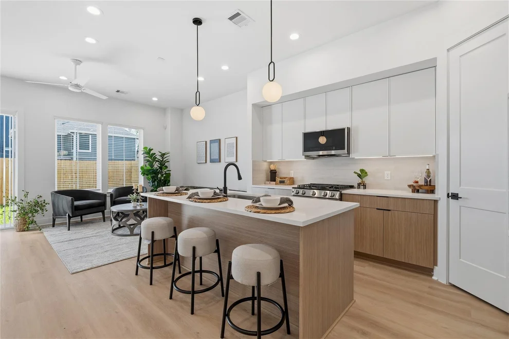 Unit for sale at 4615 Buck Street, Houston, TX 77020