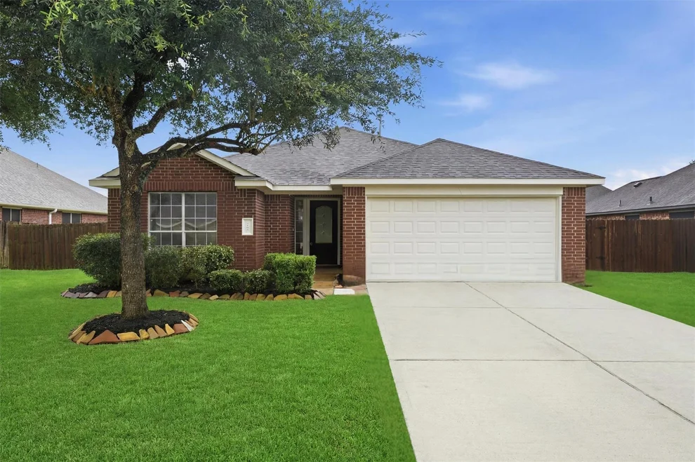 Unit for sale at 4103 Whitlam Drive, Pearland, TX 77584