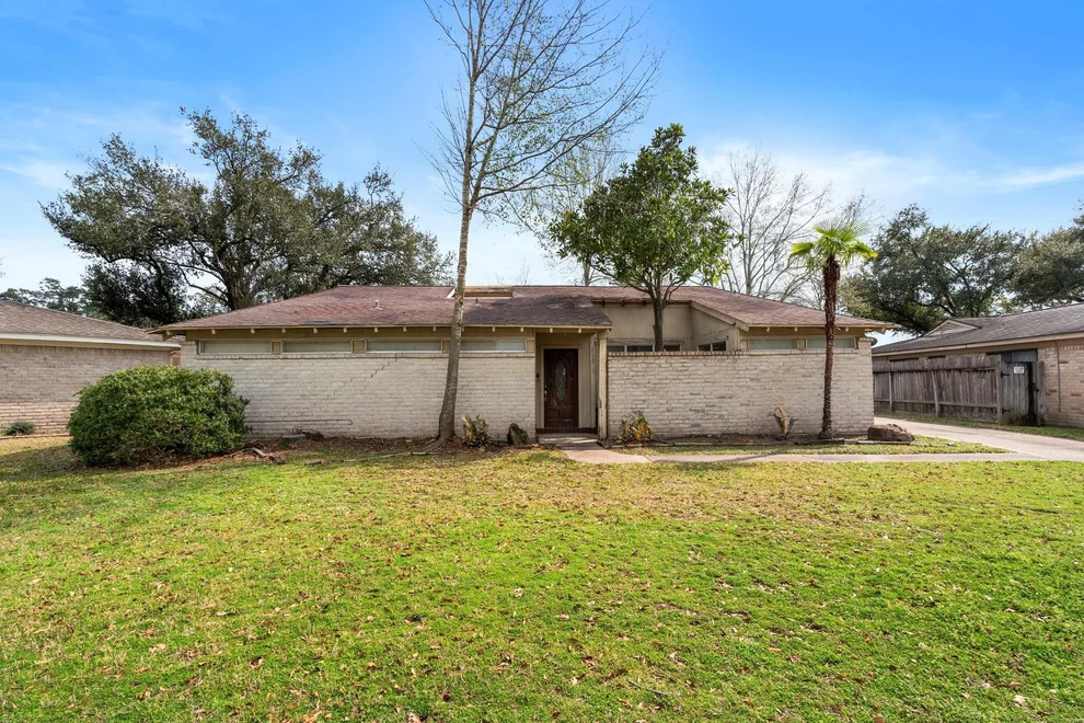 Unit for sale at 15811 Pathfield Drive, Houston, TX 77084