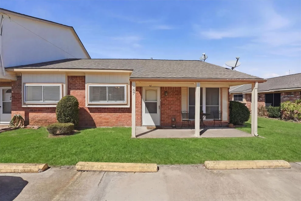 Unit for sale at 3326 Burke Road, Pasadena, TX 77504