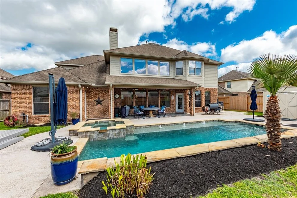 Unit for sale at 6123 Bradford Lane, League City, TX 77573