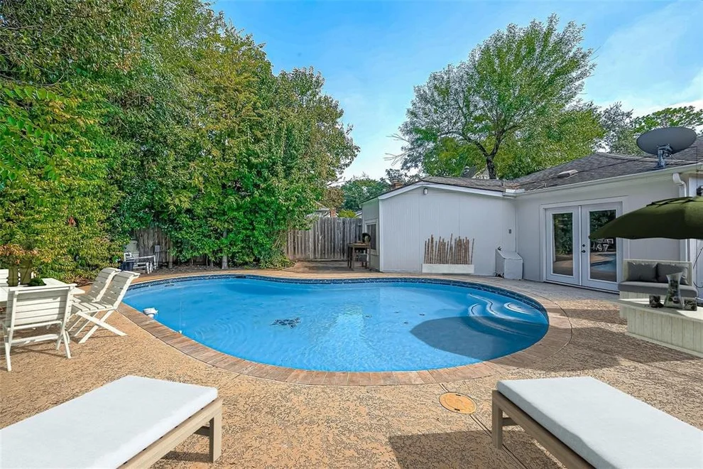 Unit for sale at 12318 Queensbury Lane, Houston, TX 77024