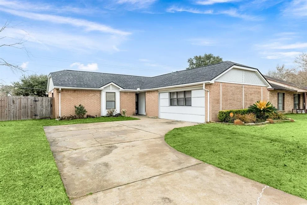 Unit for sale at 1727 Oakwell Lane, Katy, TX 77449