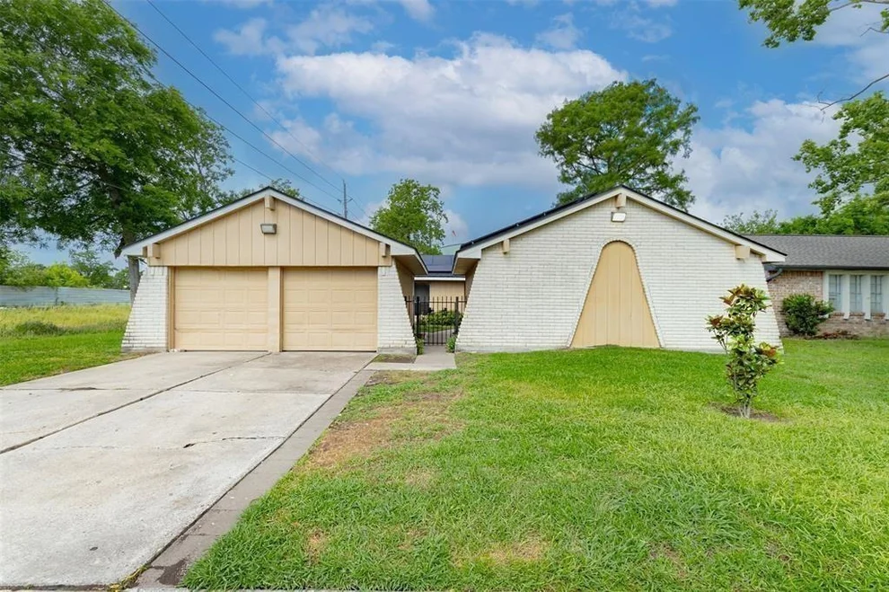 Unit for sale at 11203 Rousseau Drive, Houston, TX 77065
