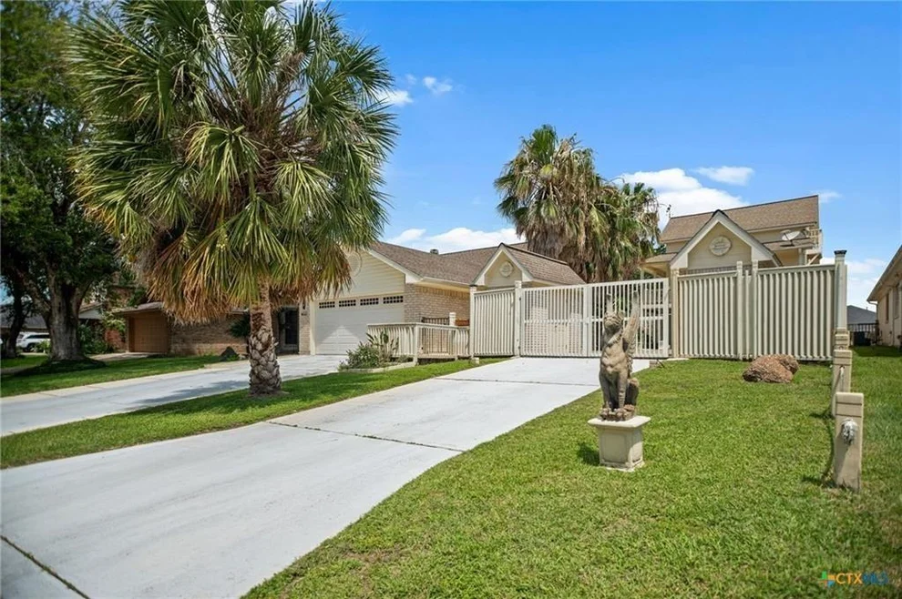 Unit for sale at 117 E Harbor Drive, Port Lavaca, TX 77979