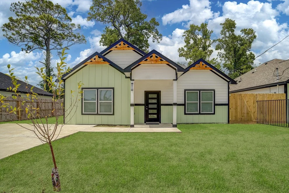 Unit for sale at 5915 Rietta Street, Houston, TX 77016
