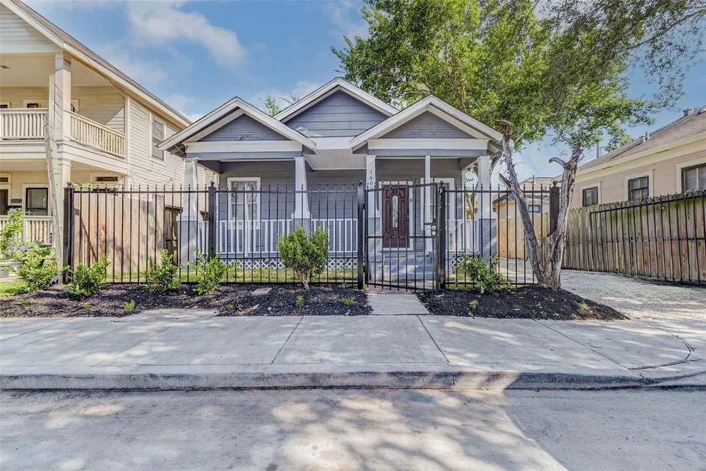 Unit for sale at 1606 Ruthven, Houston, TX 77019