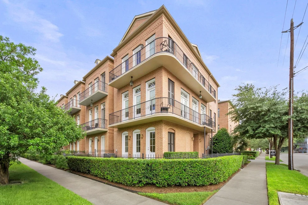 Unit for sale at 1801 Ashland Street, Houston, TX 77008