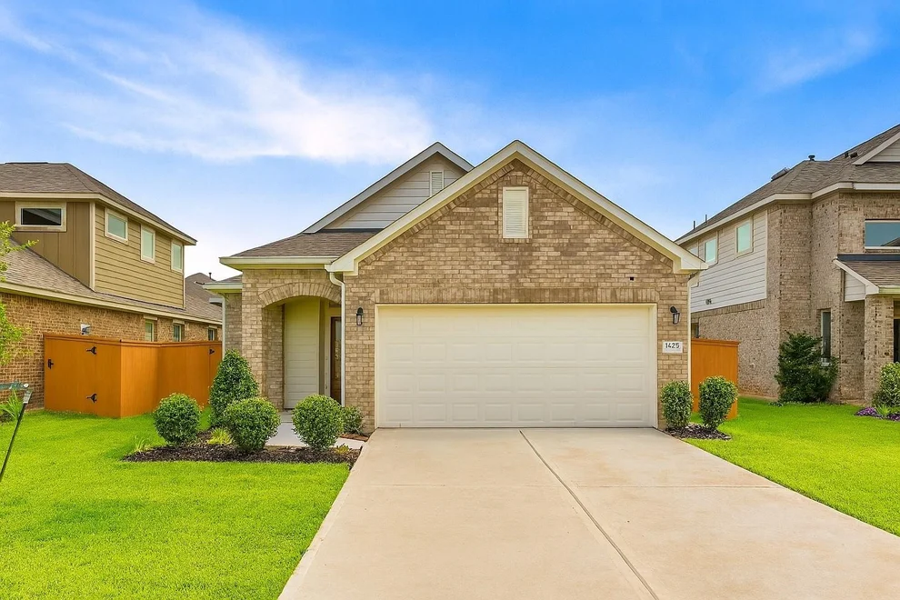 Unit for sale at 1425 Sundown Glen Lane, Katy, TX 77493