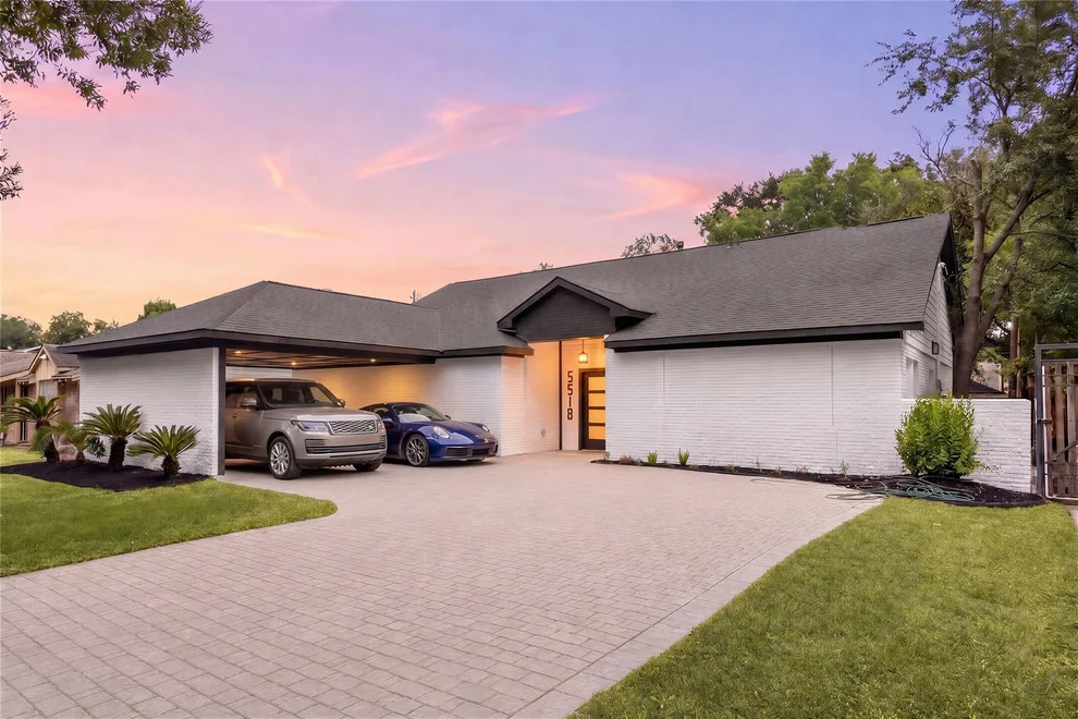 Unit for sale at 5518 Beechnut Street, Houston, TX 77096