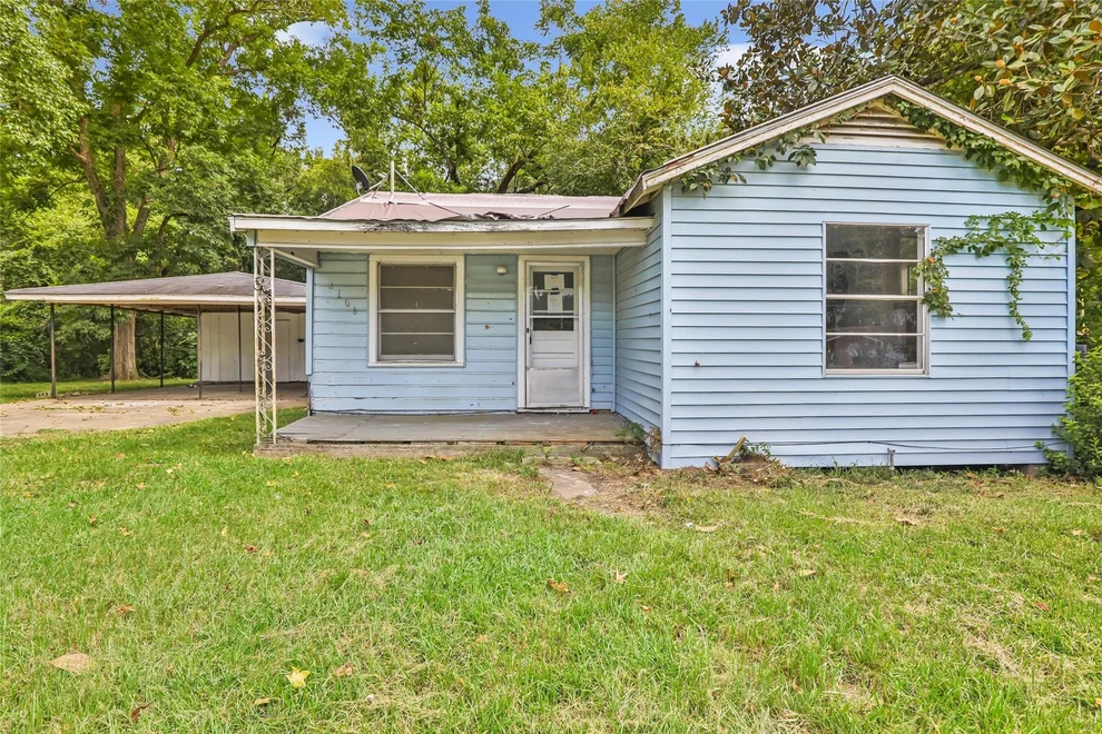 Unit for sale at 4106 N Main Street, Liberty, TX 77575