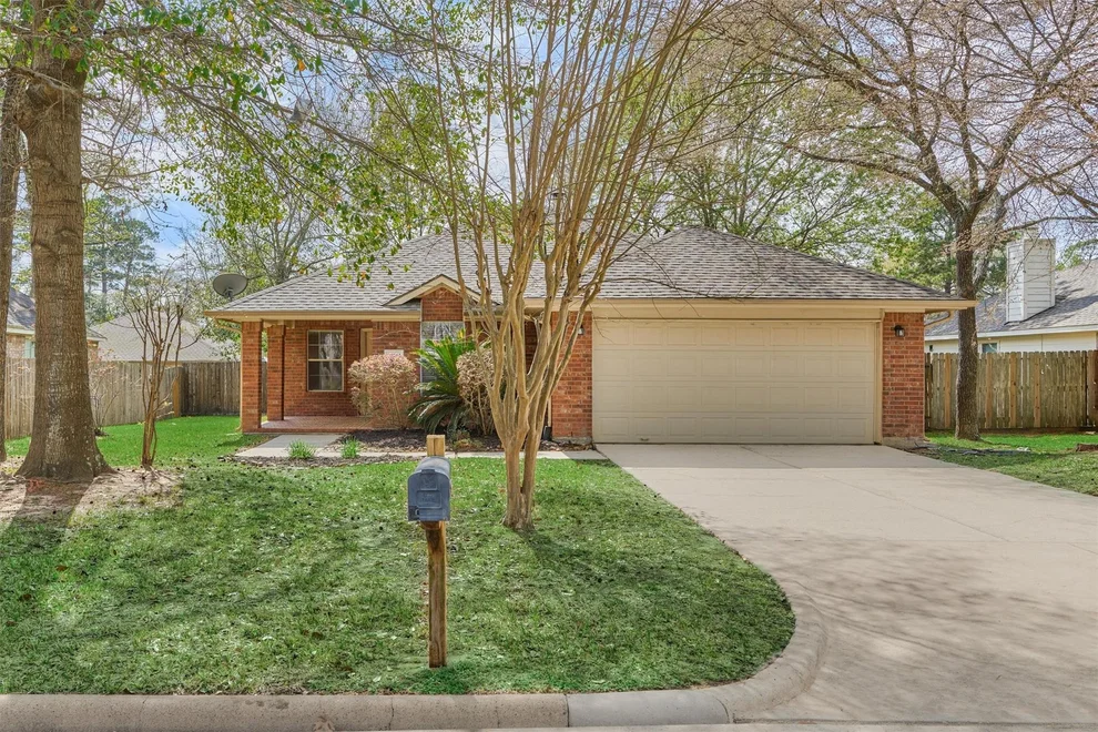 Unit for sale at 13001 Victoria Regina Drive, Montgomery, TX 77356